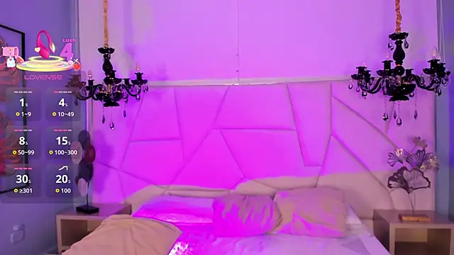 Aitana Hilton  online show from November 12, 2025, 11:58 am