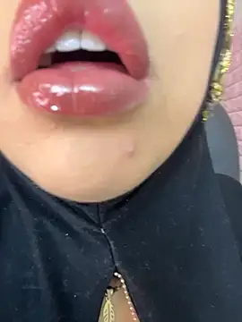 zahra Jalid online show from February 4, 2026, 10:49 pm