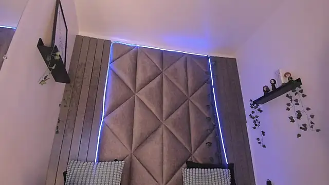 SabrinaSpell  online show from November 7, 2025, 11:37 am