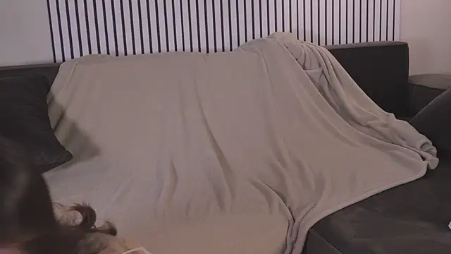 Bella Alita online show from April 16, 2026, 8:20 pm