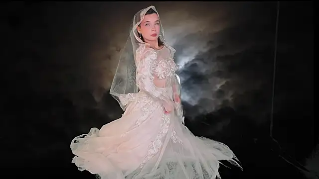 Snapshot of Bella_Alita chatting on October 31, 2025, 8:05 pm Bella Alita online show from October 31, 2025, 8:05 pm