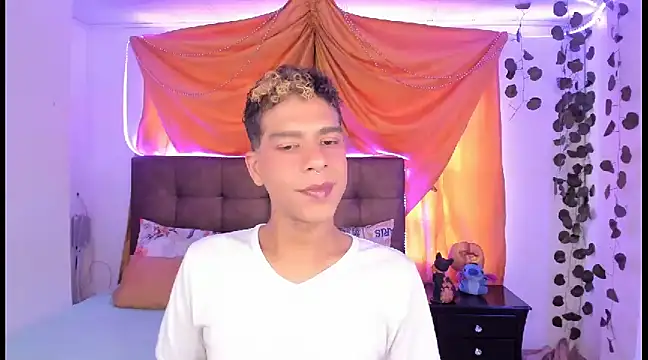 Ethan Boyy online show from March 6, 2025, 5:43 pm
