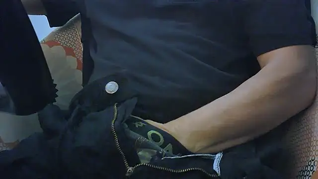 Snapshot of zoltard_1911 chatting on October 28, 2025, 11:47 pm zoltard 1911 online show from October 28, 2025, 11:47 pm