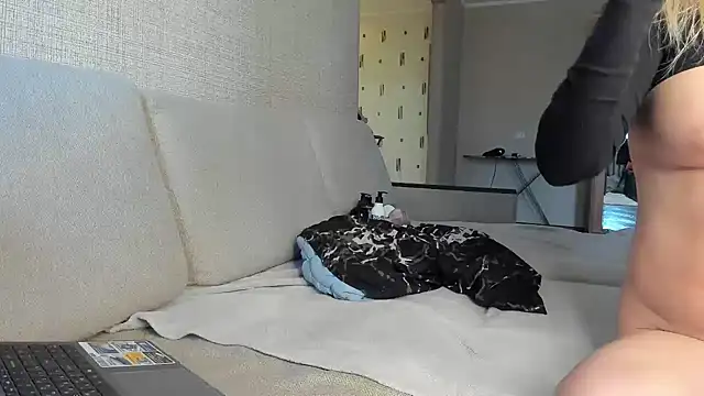 KittyMeawsX online show from March 29, 2026, 1:29 am