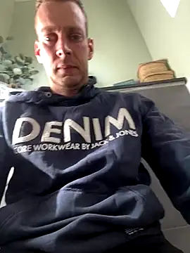 Gerit2850 online show from October 4, 2025, 10:39 am