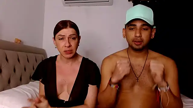 Snapshot of sweethoneytsx chatting on October 20, 2025, 12:02 am sweethoneytsx online show from October 20, 2025, 12:02 am