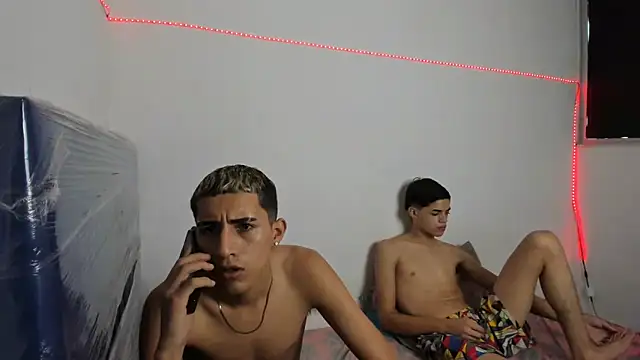 Latinos 2001 online show from February 26, 2025, 1:22 pm