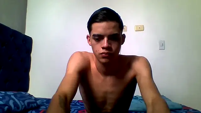 Latinos 2001 online show from May 27, 2026, 4:25 pm