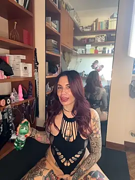 Dancing wmyselF  online show from October 8, 2025, 7:43 am