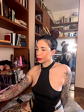 Dancing wmyselF  online show from September 19, 2025, 8:18 am