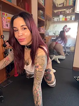 Dancing wmyselF  online show from October 3, 2025, 8:49 am