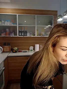 Miroslavadzm1 online show from April 13, 2026, 11:14 am