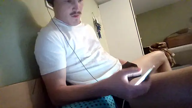 Snapshot of Ghostboy__x chatting on February 24, 2025, 9:21 am Ghostboy x online show from February 24, 2025, 9:21 am