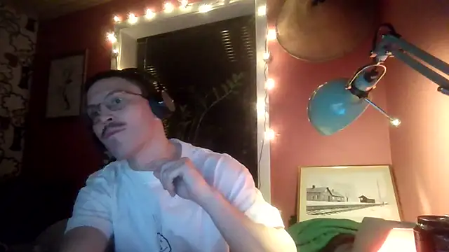 Snapshot of Ghostboy__x chatting on January 31, 2025, 10:10 pm Ghostboy x online show from January 31, 2025, 10:10 pm