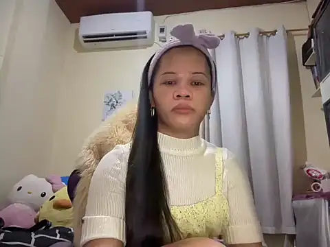 Snapshot of SophiaCourthaway chatting on July 7, 2026, 9:46 am SophiaCourthaway online show from July 7, 2026, 9:46 am