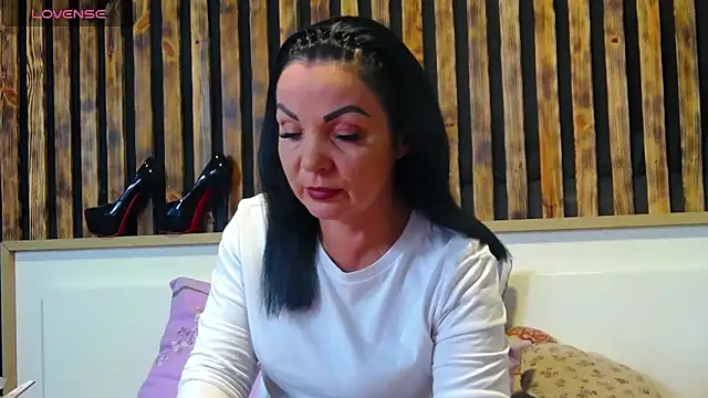 Tory Lovi online show from October 11, 2025, 8:48 am