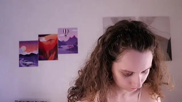 Leya Curly online show from May 28, 2026, 9:17 am