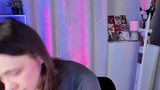 Sahara Shields online show from October 12, 2025, 10:27 am