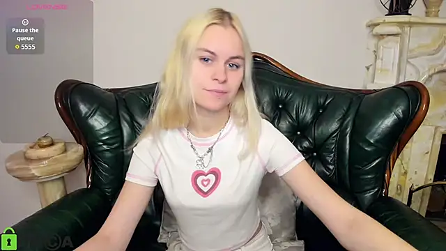 HillEva online show from October 25, 2025, 7:07 am