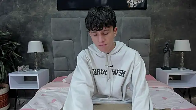 Snapshot of bruce_hans chatting on March 1, 2026, 11:43 am bruce hans online show from March 1, 2026, 11:43 am