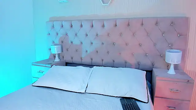 MattThompsonn online show from October 21, 2025, 9:36 pm