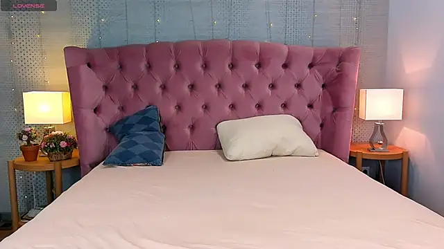 Snapshot of via_mayer_ chatting on September 26, 2025, 9:10 pm via mayer  online show from September 26, 2025, 9:10 pm