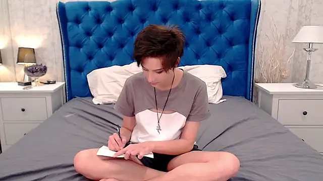 Snapshot of via_mayer_ chatting on October 16, 2025, 10:07 pm via mayer  online show from October 16, 2025, 10:07 pm