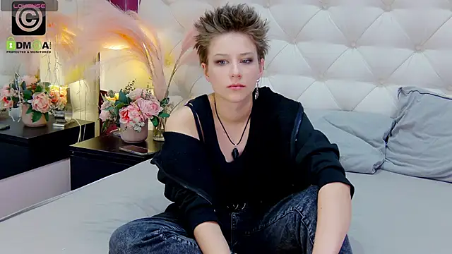 via mayer  online show from February 4, 2025, 3:33 am