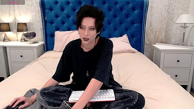 Snapshot of via_mayer_ chatting on October 26, 2025, 2:50 pm via mayer  online show from October 26, 2025, 2:50 pm