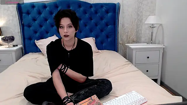 Snapshot of via_mayer_ chatting on October 23, 2025, 10:58 am via mayer  online show from October 23, 2025, 10:58 am