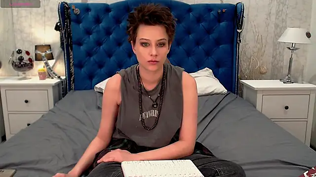 Snapshot of via_mayer_ chatting on February 25, 2026, 10:37 am via mayer online show from February 25, 2026, 10:37 am