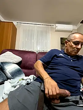 Snapshot of sempreilmio2 chatting on September 19, 2025, 8:35 pm sempreilmio2 online show from September 19, 2025, 8:35 pm