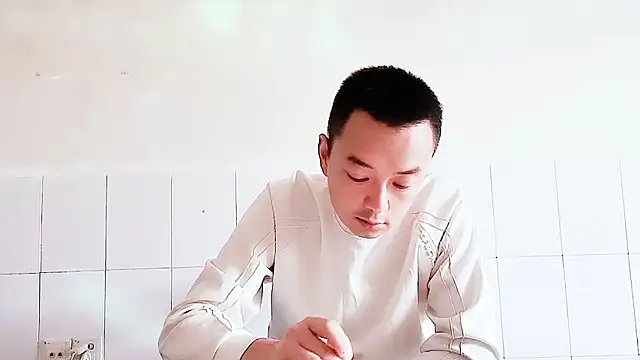 Snapshot of swg176 chatting on September 28, 2025, 6:42 am swg176 online show from September 28, 2025, 6:42 am