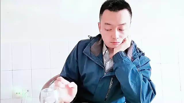 Snapshot of swg176 chatting on October 21, 2025, 6:24 am swg176 online show from October 21, 2025, 6:24 am