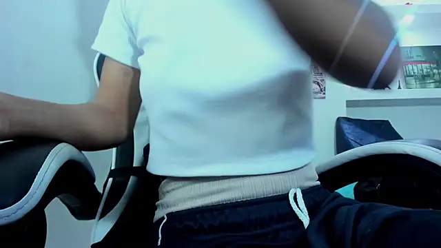 Miss sparkle00 online show from October 9, 2025, 6:36 am