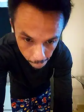 Santanacumxplod online show from November 12, 2025, 1:54 am