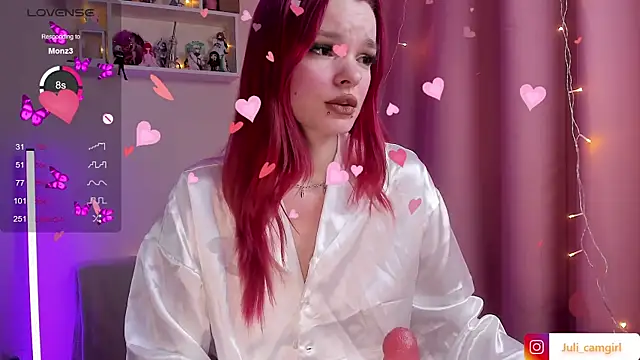 Snapshot of Frau_Juli chatting on February 4, 2025, 5:31 am Frau Juli online show from February 4, 2025, 5:31 am