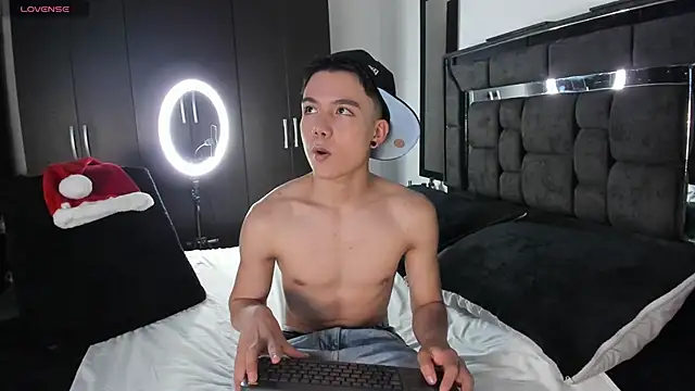 Snapshot of alanblack1 chatting on November 21, 2025, 10:09 pm alanblack1 online show from November 21, 2025, 10:09 pm