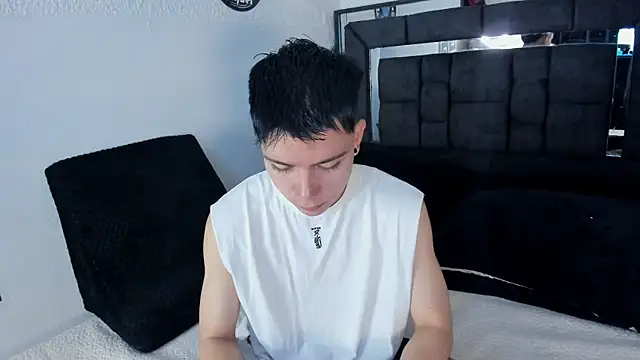 Snapshot of alanblack1 chatting on October 25, 2025, 3:45 pm alanblack1 online show from October 25, 2025, 3:45 pm