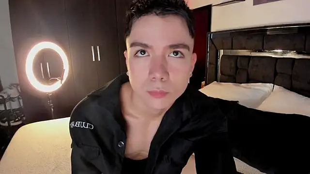 Snapshot of alanblack1 chatting on March 2, 2026, 1:18 pm alanblack1 online show from March 2, 2026, 1:18 pm