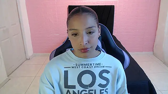 Snapshot of DULCE1609 chatting on December 18, 2025, 8:01 pm DULCE1609 online show from December 18, 2025, 8:01 pm