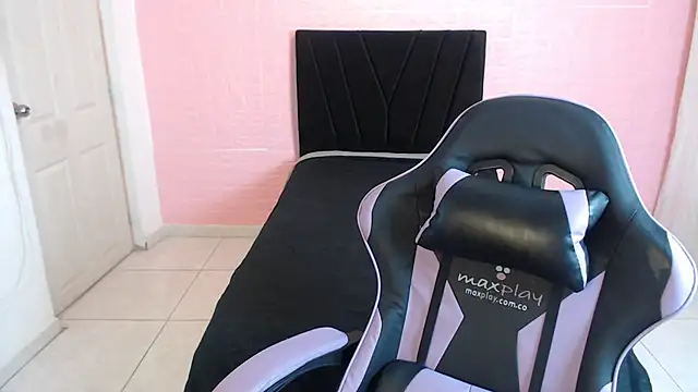 Snapshot of DULCE1609 chatting on December 1, 2025, 8:21 pm DULCE1609 online show from December 1, 2025, 8:21 pm