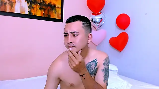 Snapshot of Sunny_and_Bastian chatting on February 21, 2025, 5:35 am Sunny and Bastian online show from February 21, 2025, 5:35 am