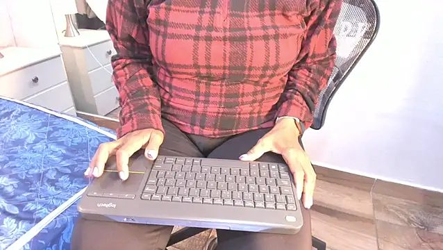 raquell moore online show from February 25, 2026, 12:05 pm