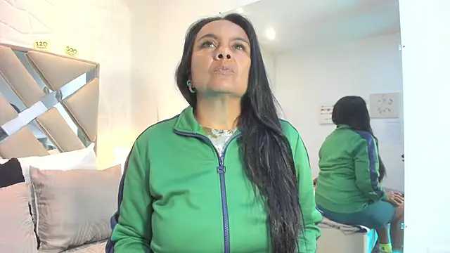 raquell moore online show from November 19, 2025, 11:43 am