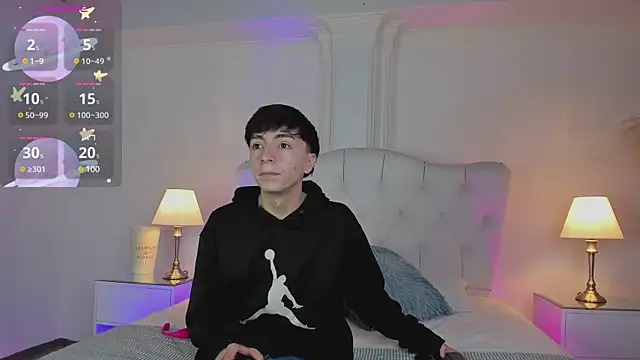 ethan and ava online show from March 11, 2025, 1:45 pm