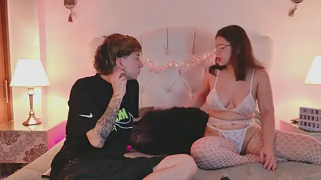 Snapshot of ethan_and_ava chatting on September 25, 2025, 3:01 am ethan and ava online show from September 25, 2025, 3:01 am