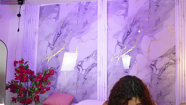 vanilla hot online show from September 20, 2025, 7:52 pm