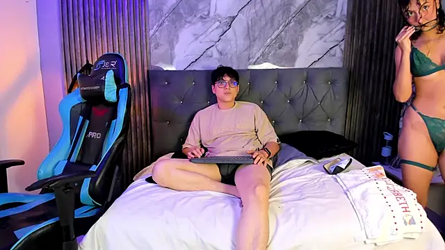 vanilla hot online show from February 6, 2025, 1:43 pm