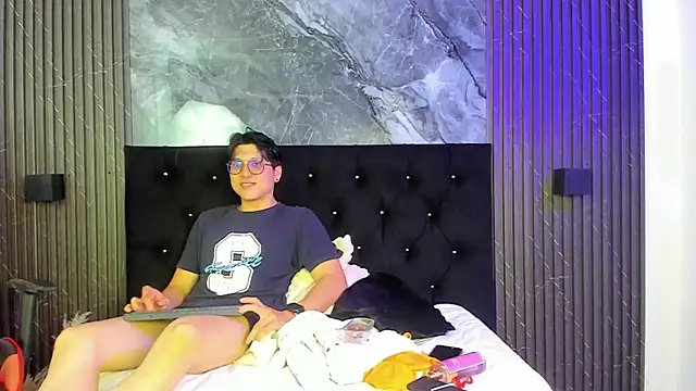 vanilla hot online show from March 3, 2025, 1:12 pm